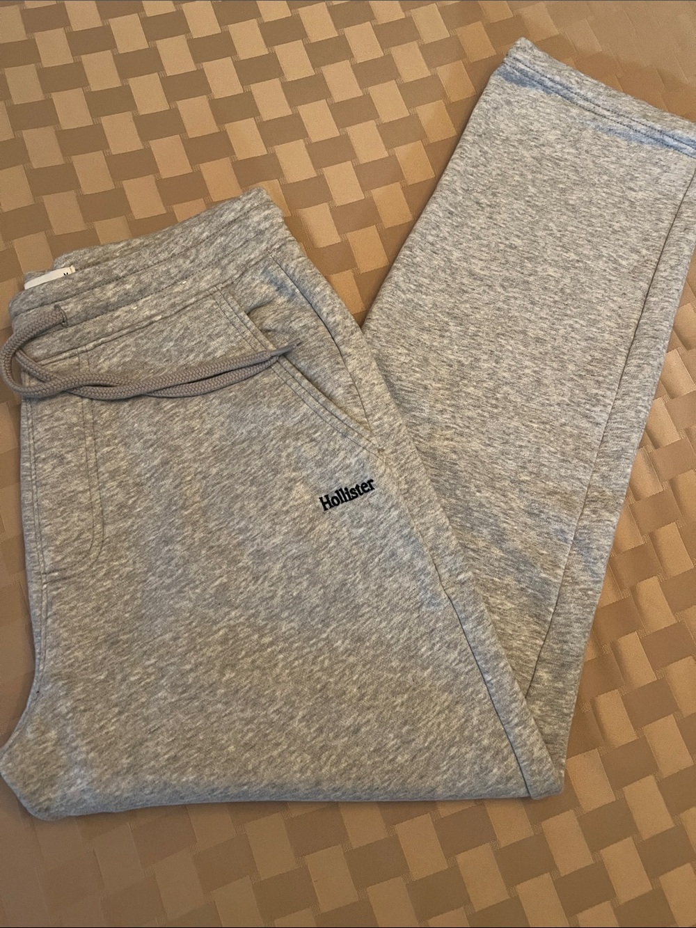Hollister Men’s Light Gray Heather Joggers with Drawstring NWOT M